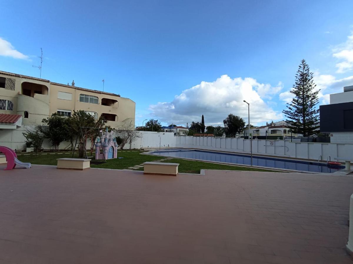 Love Shack Flat In Quarteira Center 外观 照片